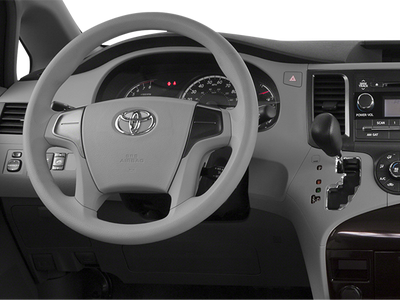 2014 Toyota SIENNA XLE 8-PASSENGER