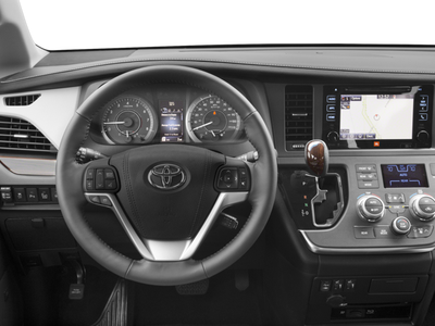 2017 Toyota Sienna XLE Premium FWD 8-Passenger