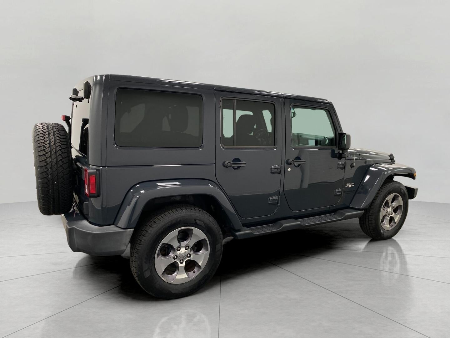 2016 Jeep Wrangler Unlimited 4WD 4dr Sahara
