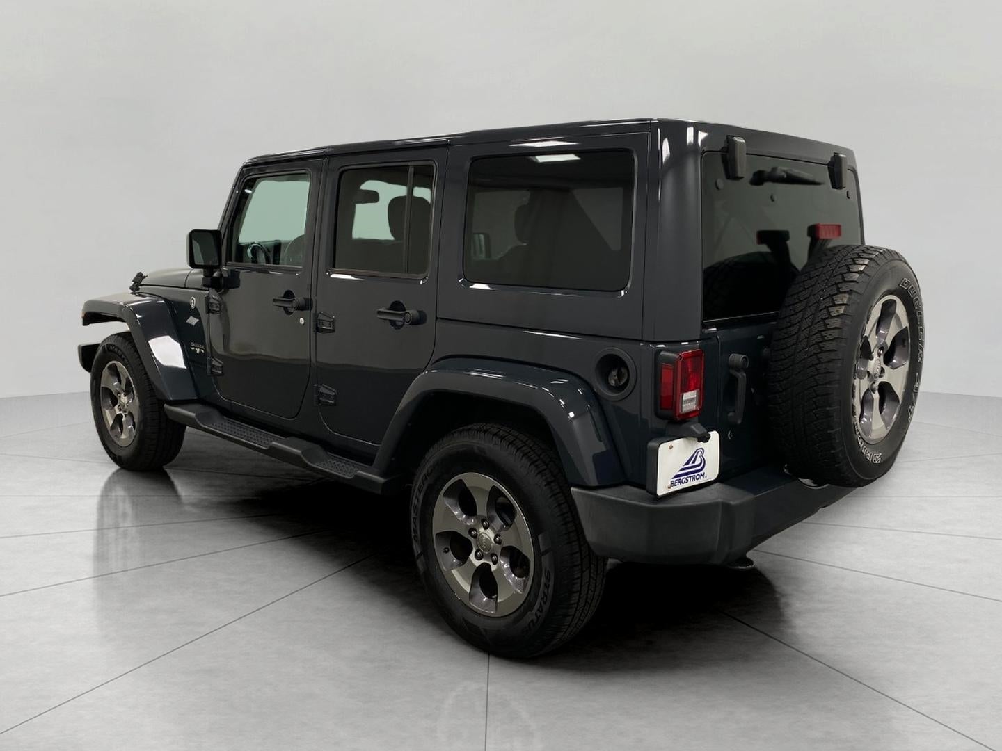 2016 Jeep Wrangler Unlimited 4WD 4dr Sahara