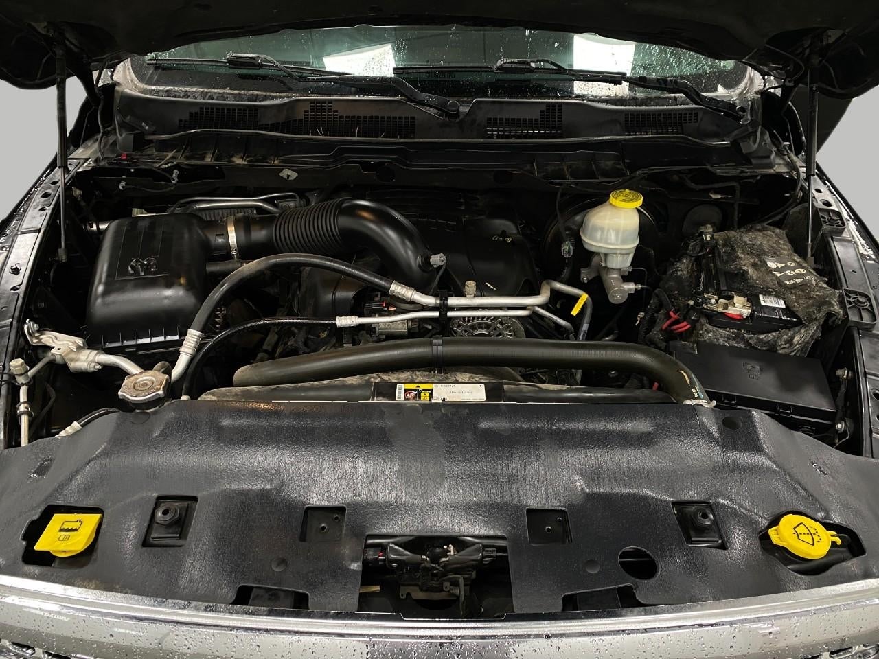 2017 RAM 1500 Laramie 4x4 Crew Cab 5'7 Box