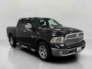 2017 RAM 1500 Laramie 4x4 Crew Cab 5'7 Box