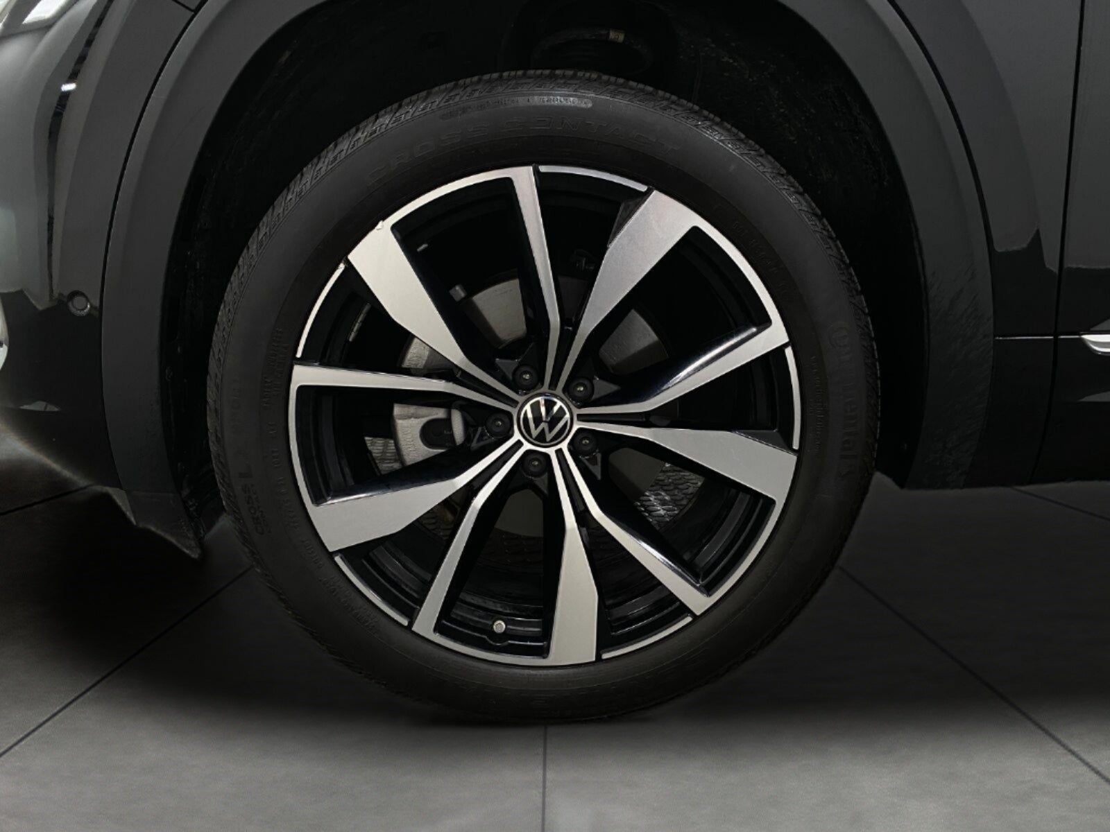 2025 Volkswagen Atlas 2.0T SEL Premium R-Line 4MOTION