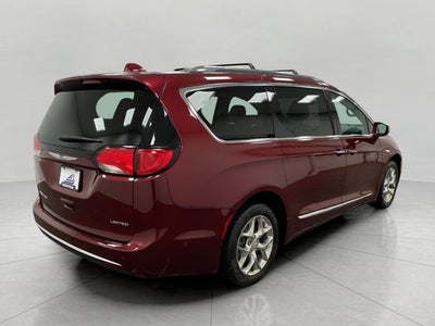 2017 Chrysler Pacifica Limited FWD