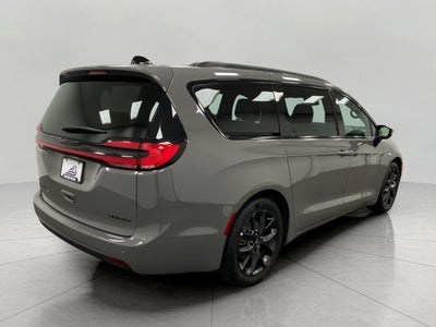 2025 Chrysler Pacifica Limited FWD