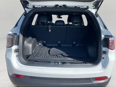 2023 Jeep Compass Latitude Lux 4x4