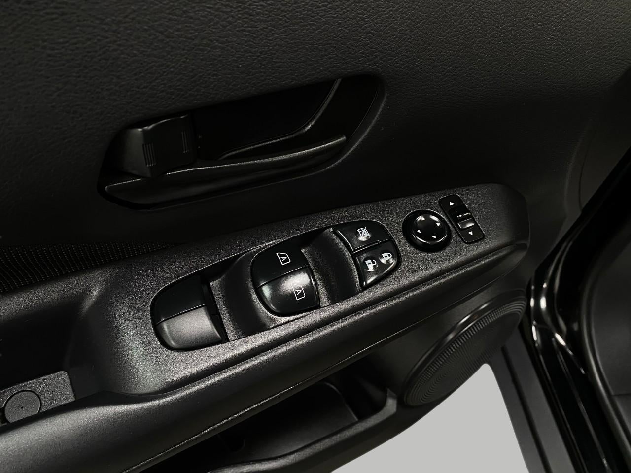 2023 Nissan Kicks S FWD
