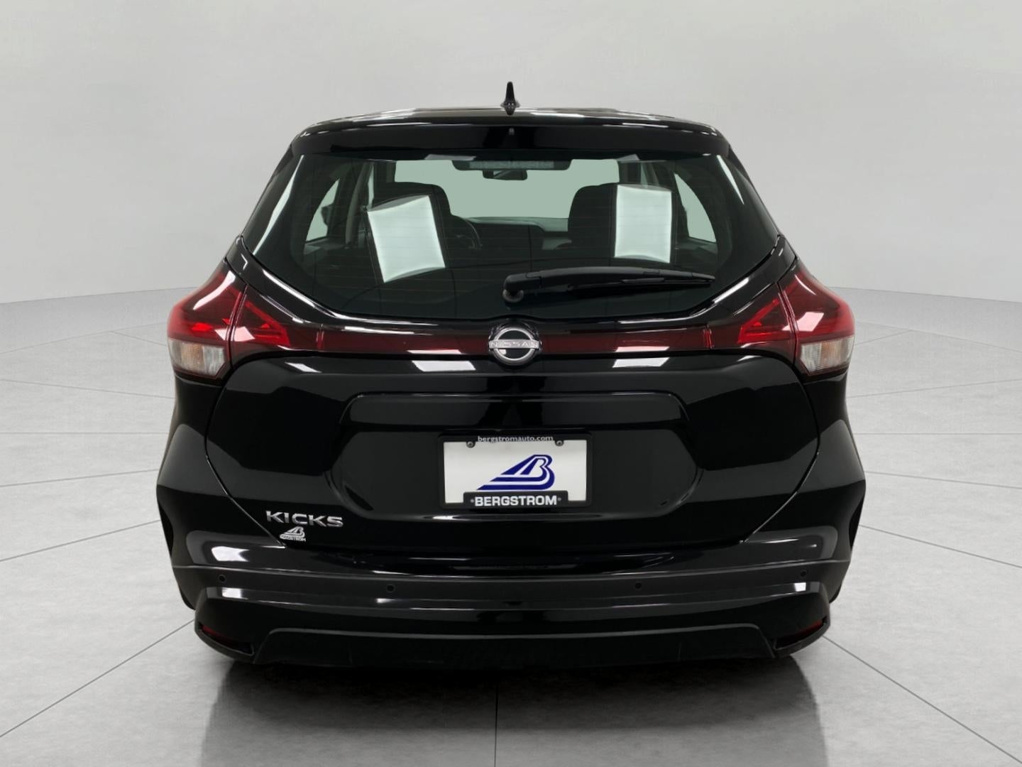 2023 Nissan Kicks S FWD