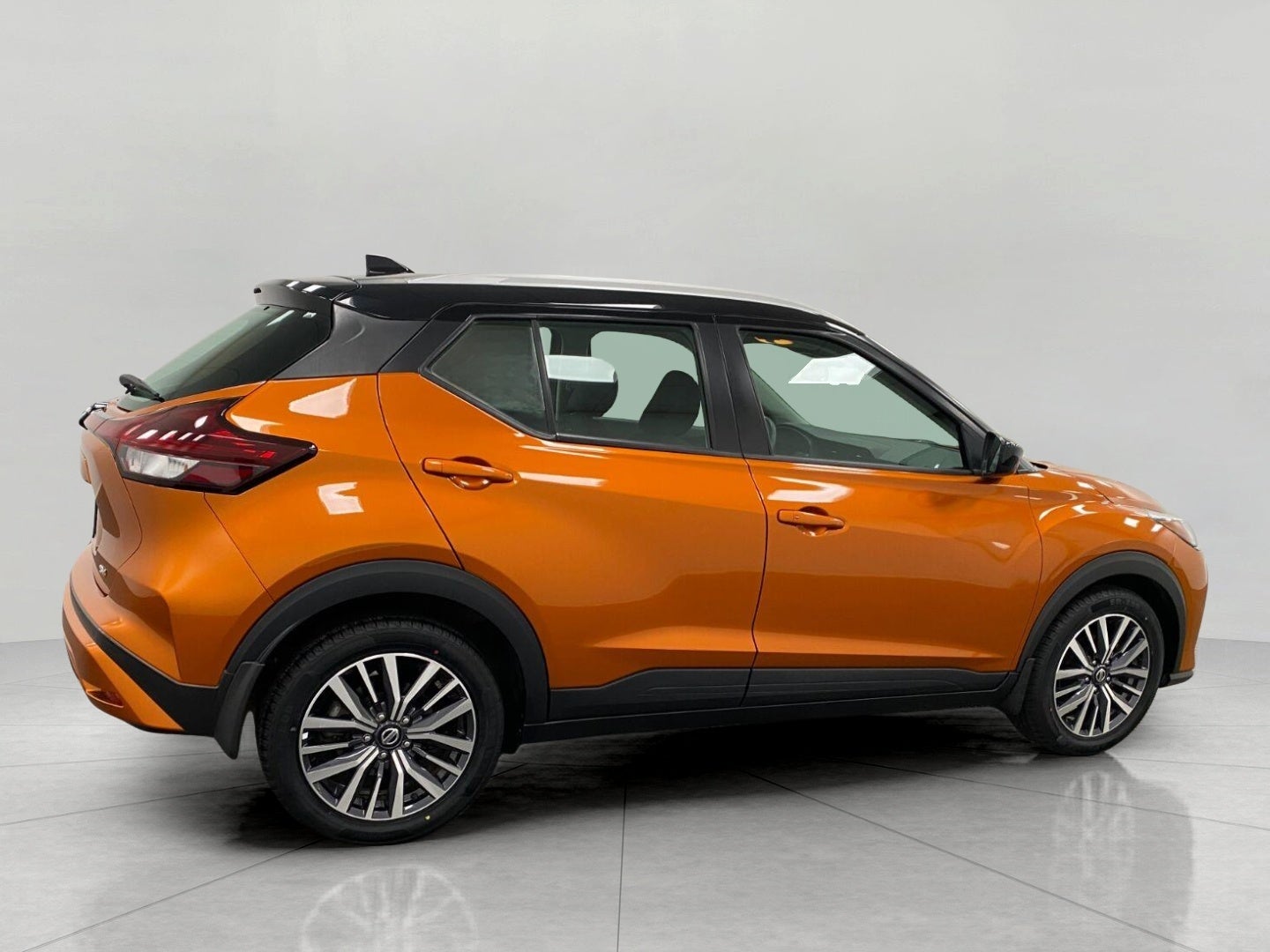 2021 Nissan Kicks SV FWD