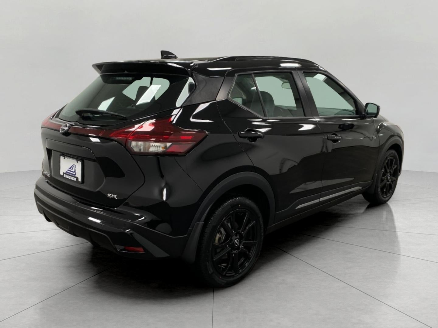 2024 Nissan Kicks SR FWD
