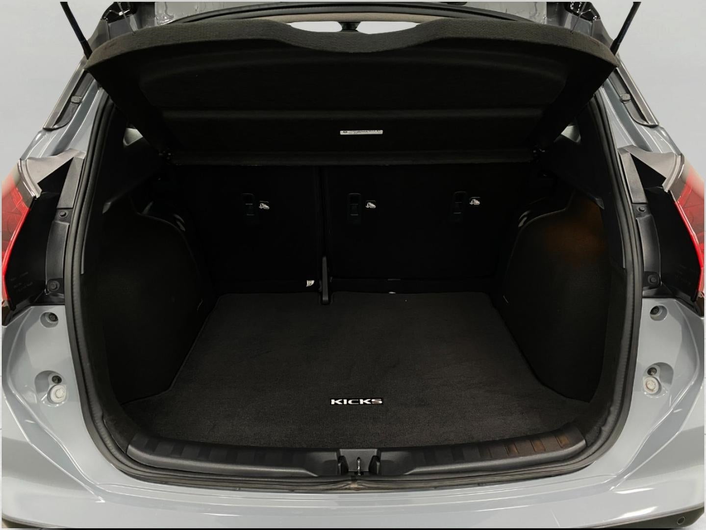 2024 Nissan Kicks SR FWD