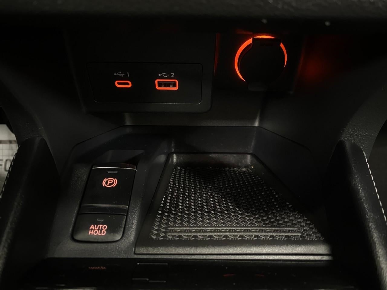 2023 Nissan Kicks SR FWD