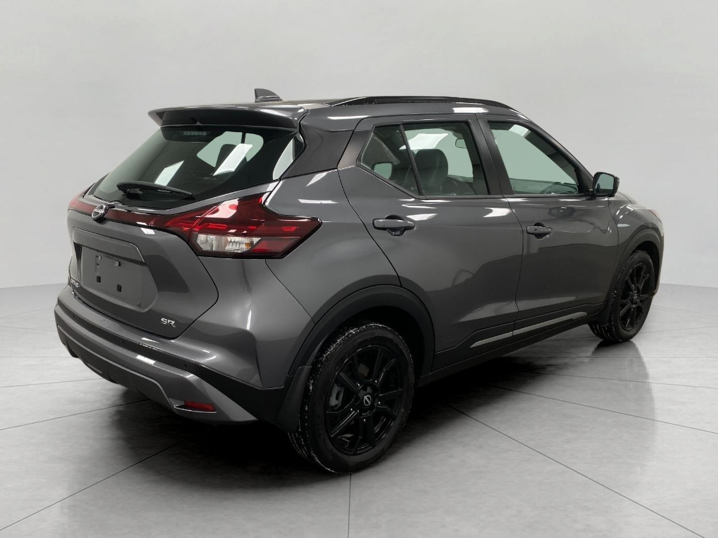 2023 Nissan Kicks SR FWD
