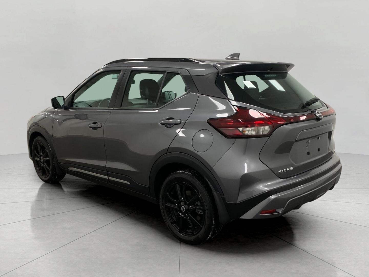 2023 Nissan Kicks SR FWD