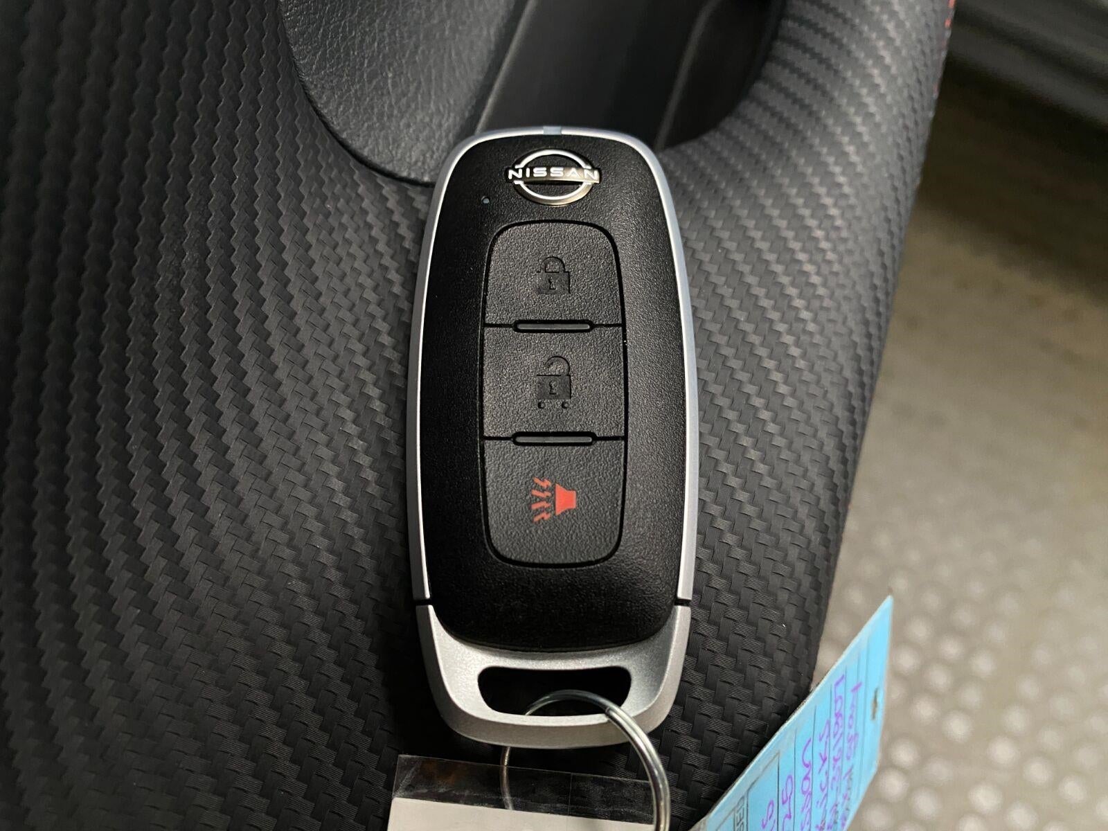 2025 Nissan Kicks SR AWD
