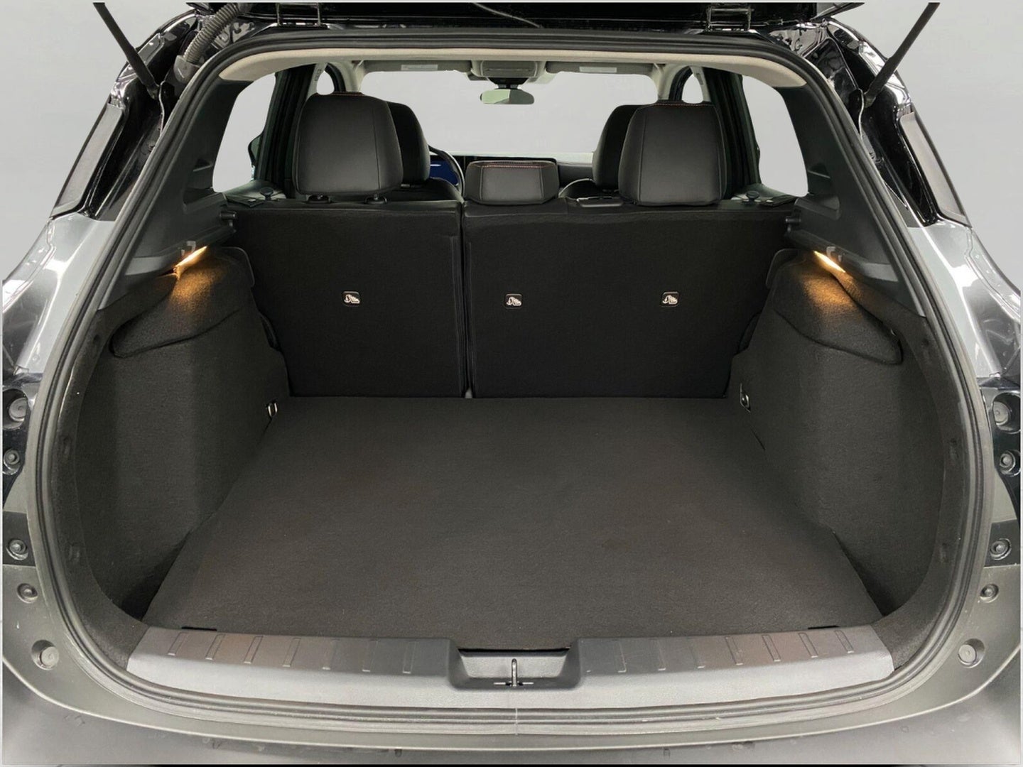 2025 Nissan Kicks SR AWD
