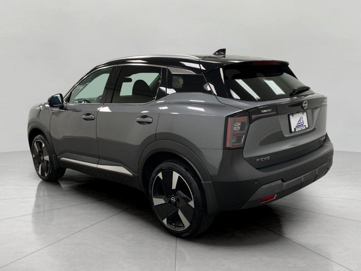 2025 Nissan Kicks SR AWD