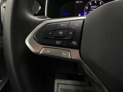 2025 Volkswagen Taos SE Black 4MOTION