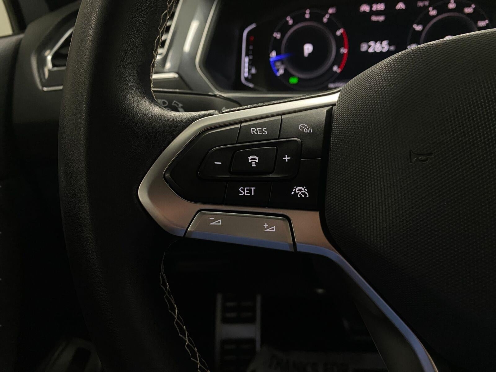 2023 Volkswagen Tiguan 2.0T SEL R-Line 4MOTION