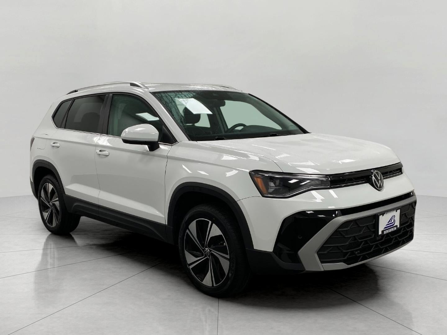 2025 Volkswagen Taos SE 4MOTION