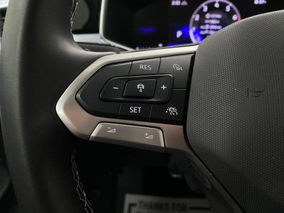 2025 Volkswagen Taos SE 4MOTION