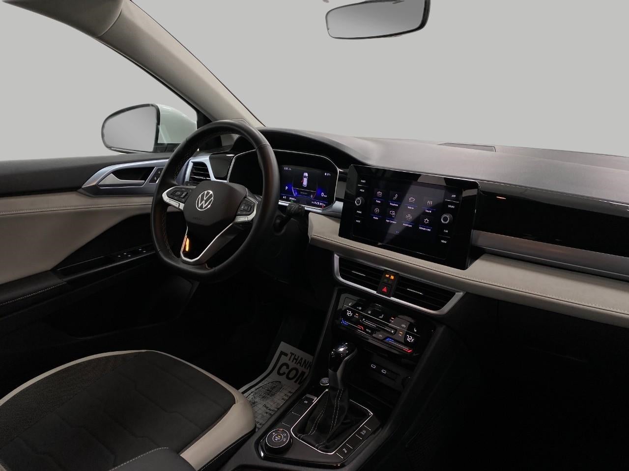 2025 Volkswagen Taos SE 4MOTION