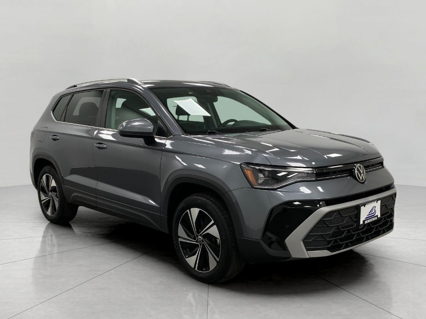 2025 Volkswagen Taos SE 4MOTION