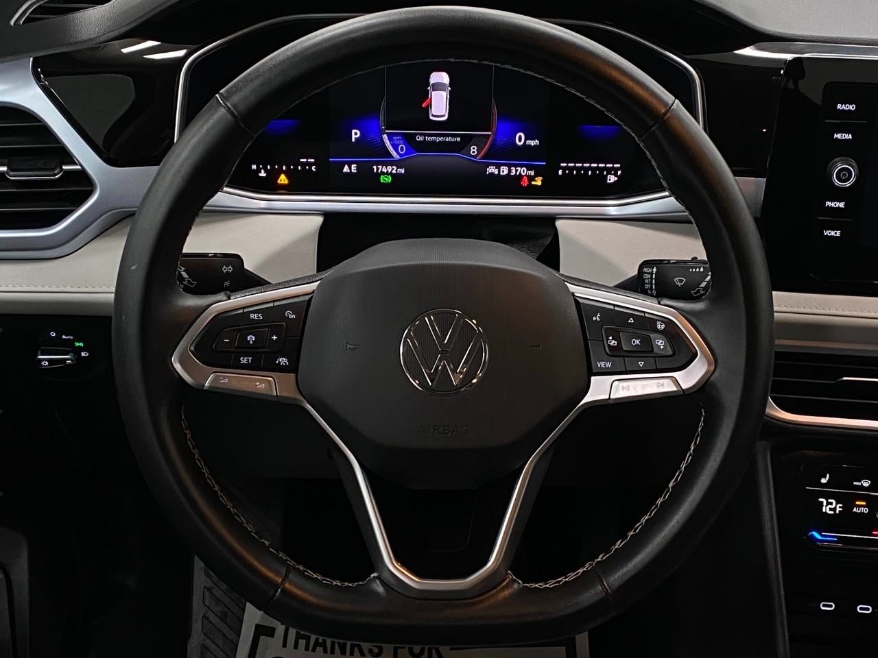 2025 Volkswagen Taos SE 4MOTION