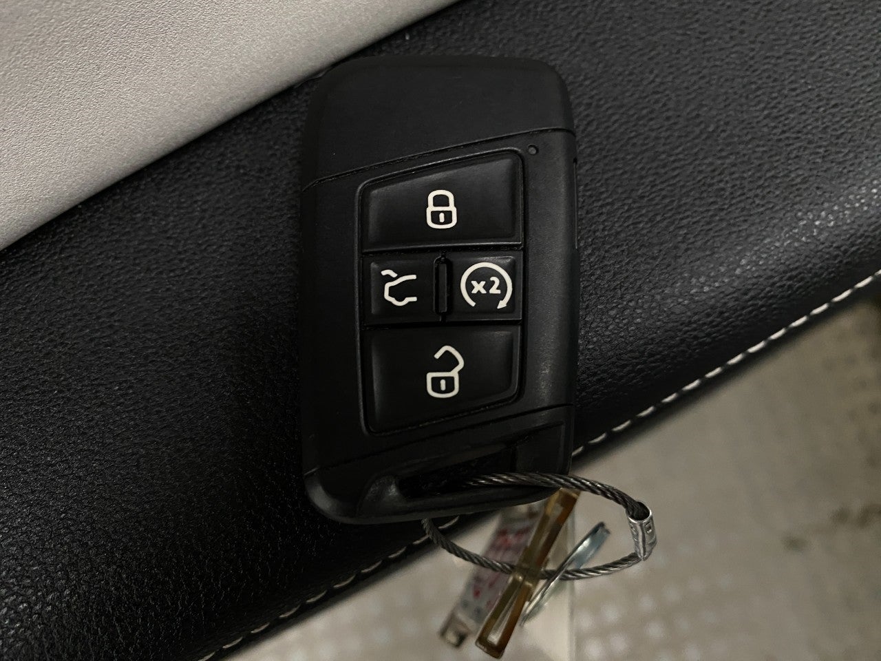 2025 Volkswagen Taos SE 4MOTION