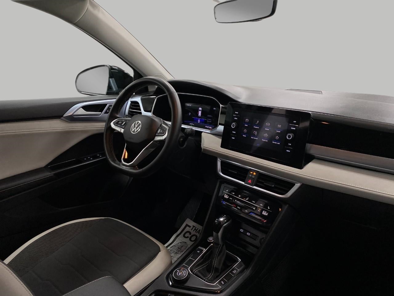 2025 Volkswagen Taos SE 4MOTION