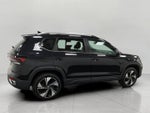 2025 Volkswagen Taos SE 4MOTION