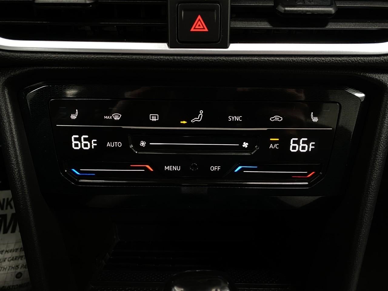 2025 Volkswagen Taos SE 4MOTION