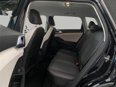 2025 Volkswagen Taos SE 4MOTION