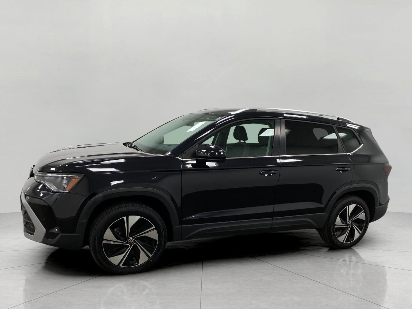 2025 Volkswagen Taos SE 4MOTION