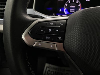 2025 Volkswagen Taos SE 4MOTION