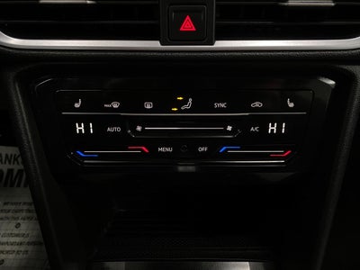 2025 Volkswagen Taos SE 4MOTION