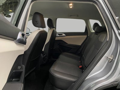 2025 Volkswagen Taos SE 4MOTION