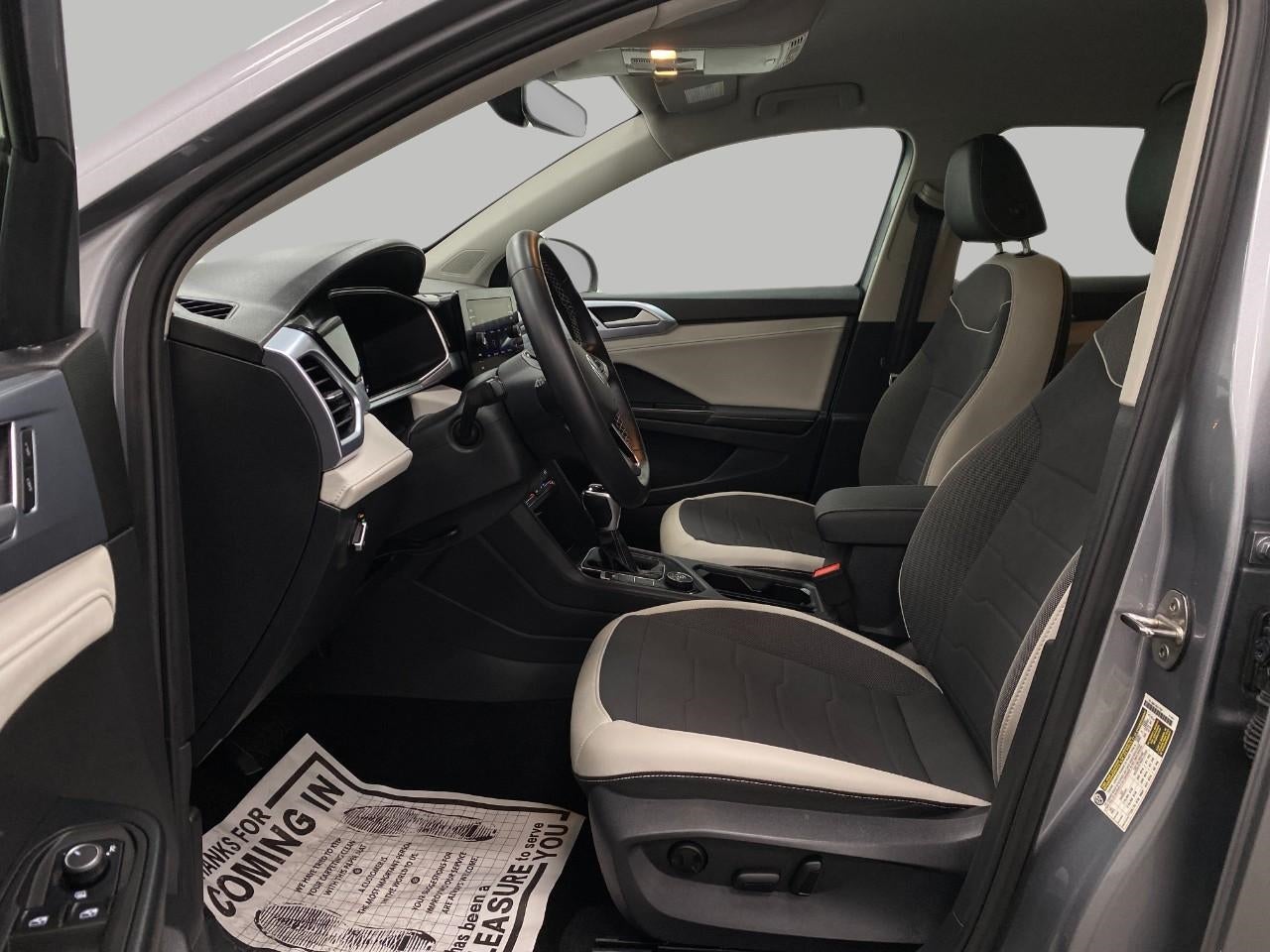 2025 Volkswagen Taos SE 4MOTION