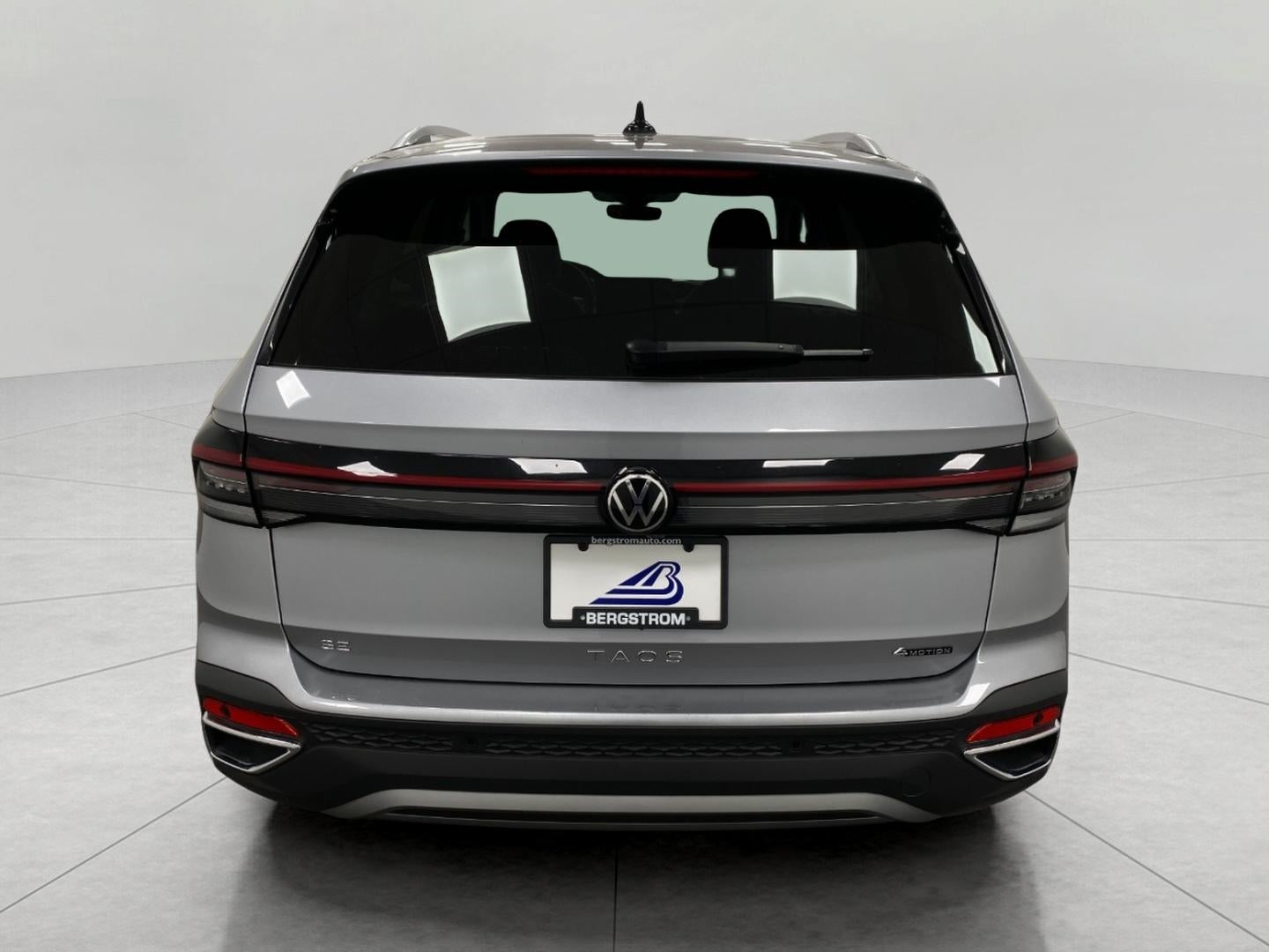 2025 Volkswagen Taos SE 4MOTION