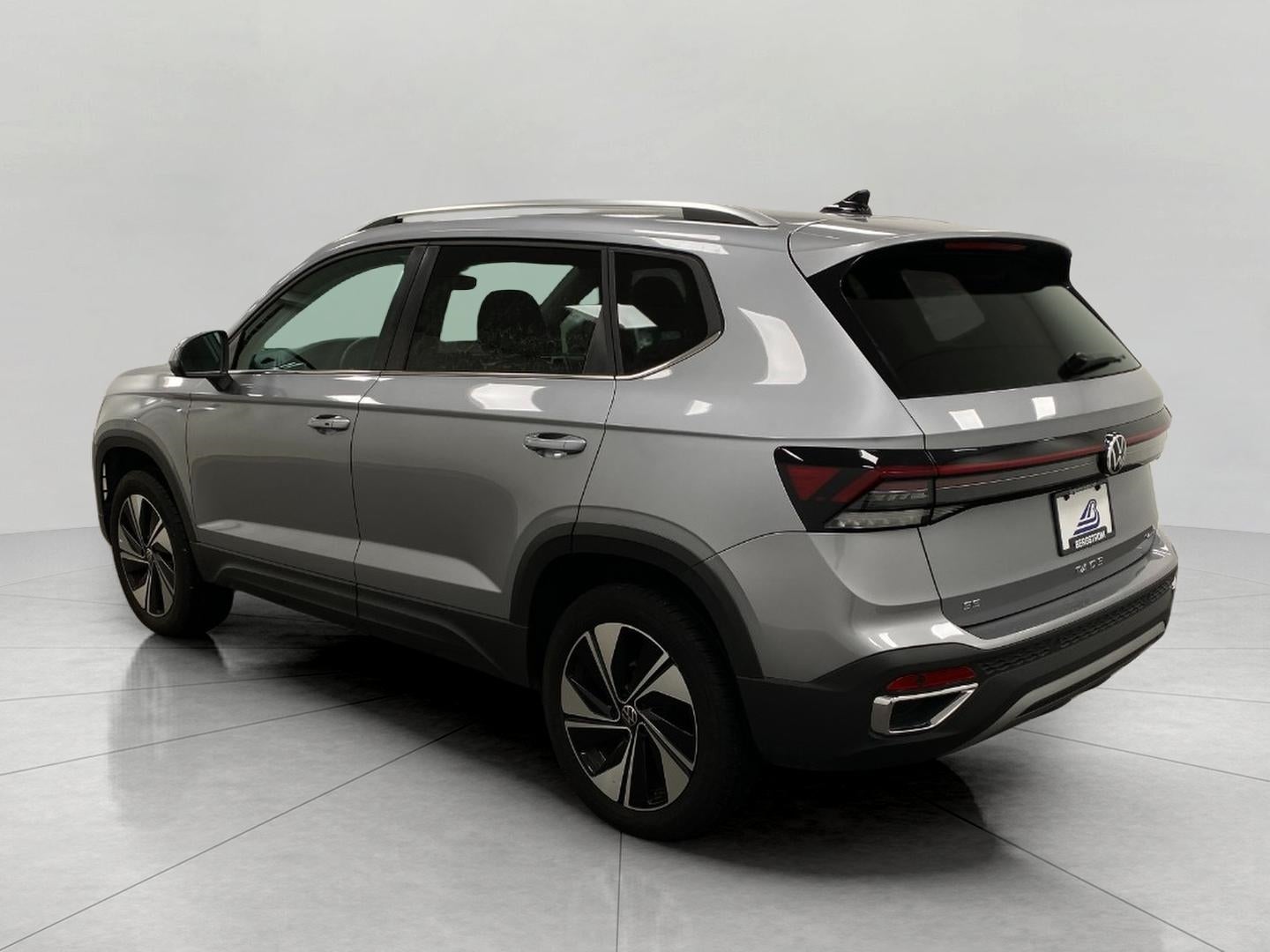 2025 Volkswagen Taos SE 4MOTION