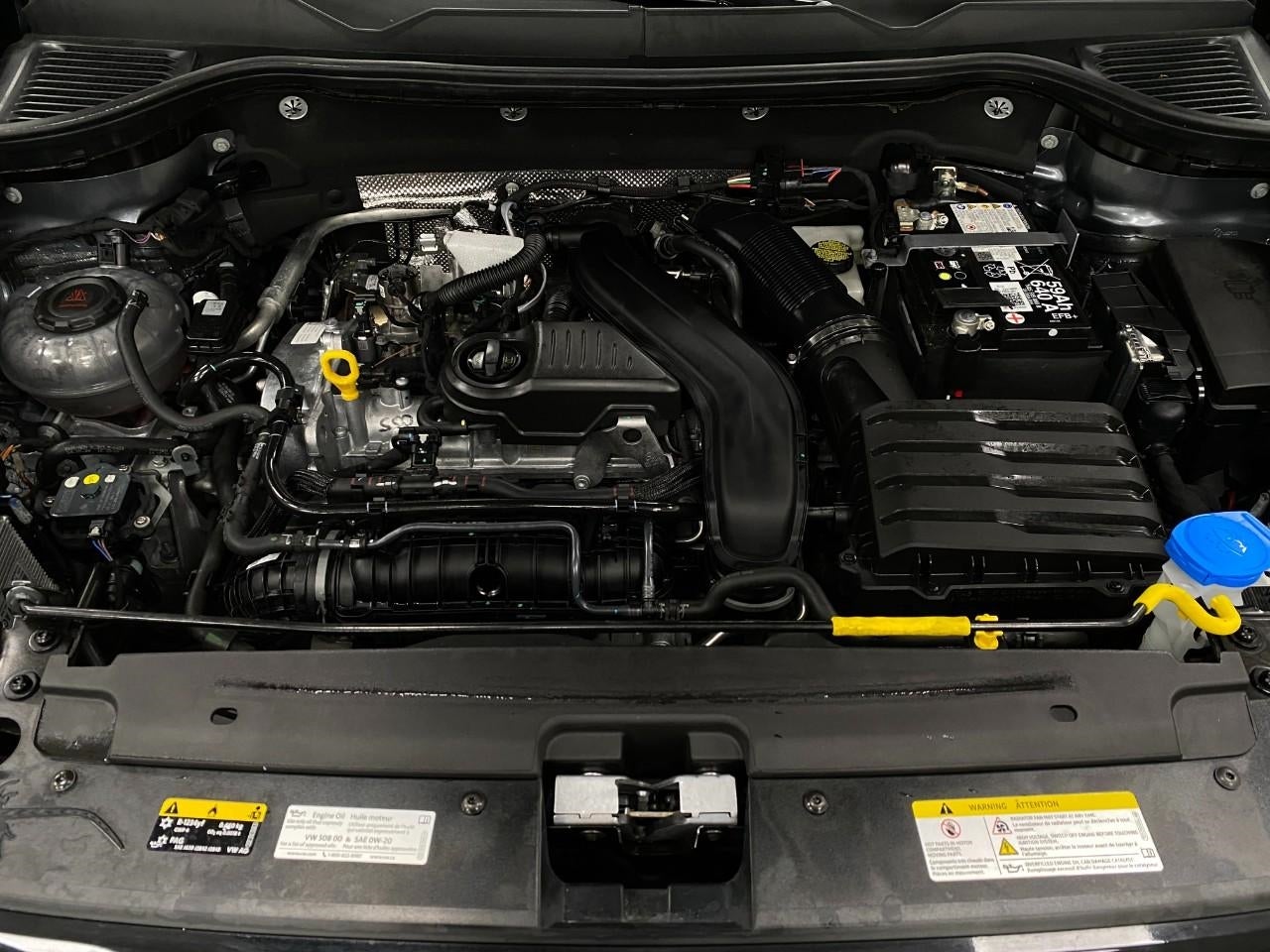 2025 Volkswagen Taos SE 4MOTION