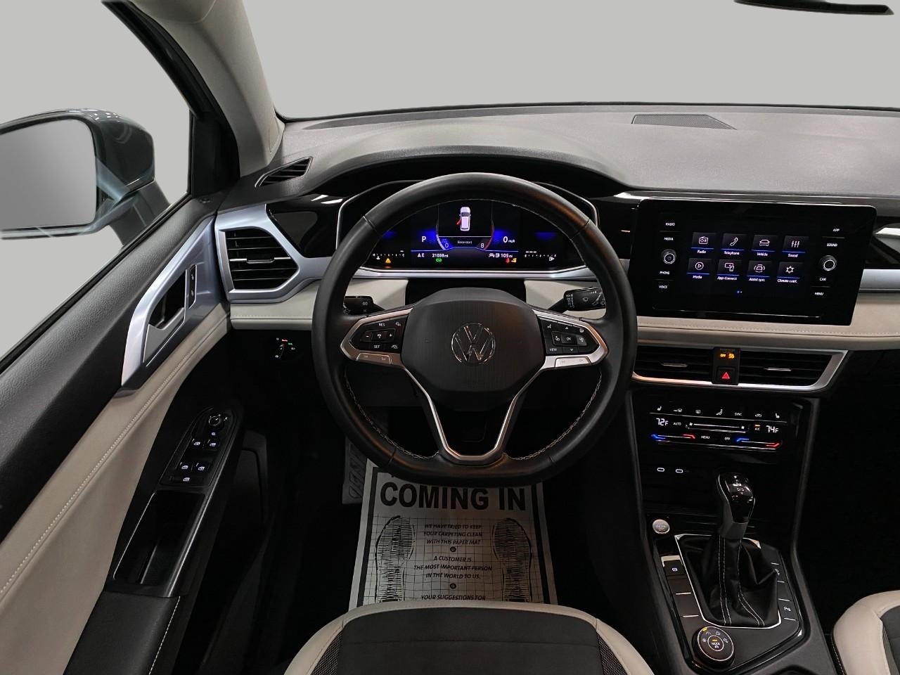 2025 Volkswagen Taos SE 4MOTION