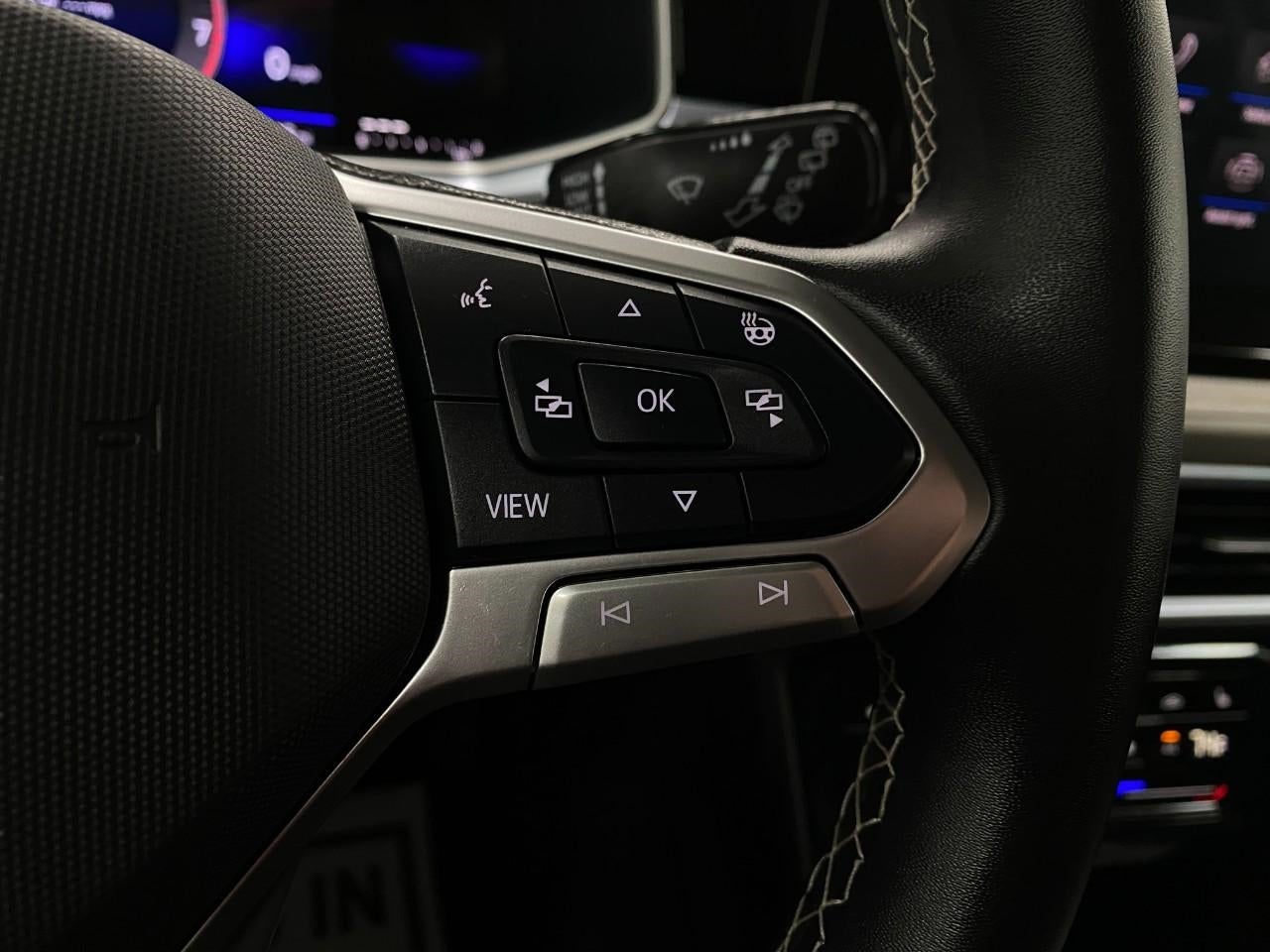 2025 Volkswagen Taos SE 4MOTION