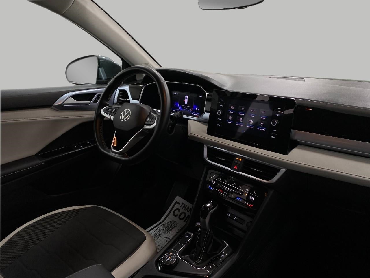 2025 Volkswagen Taos SE 4MOTION