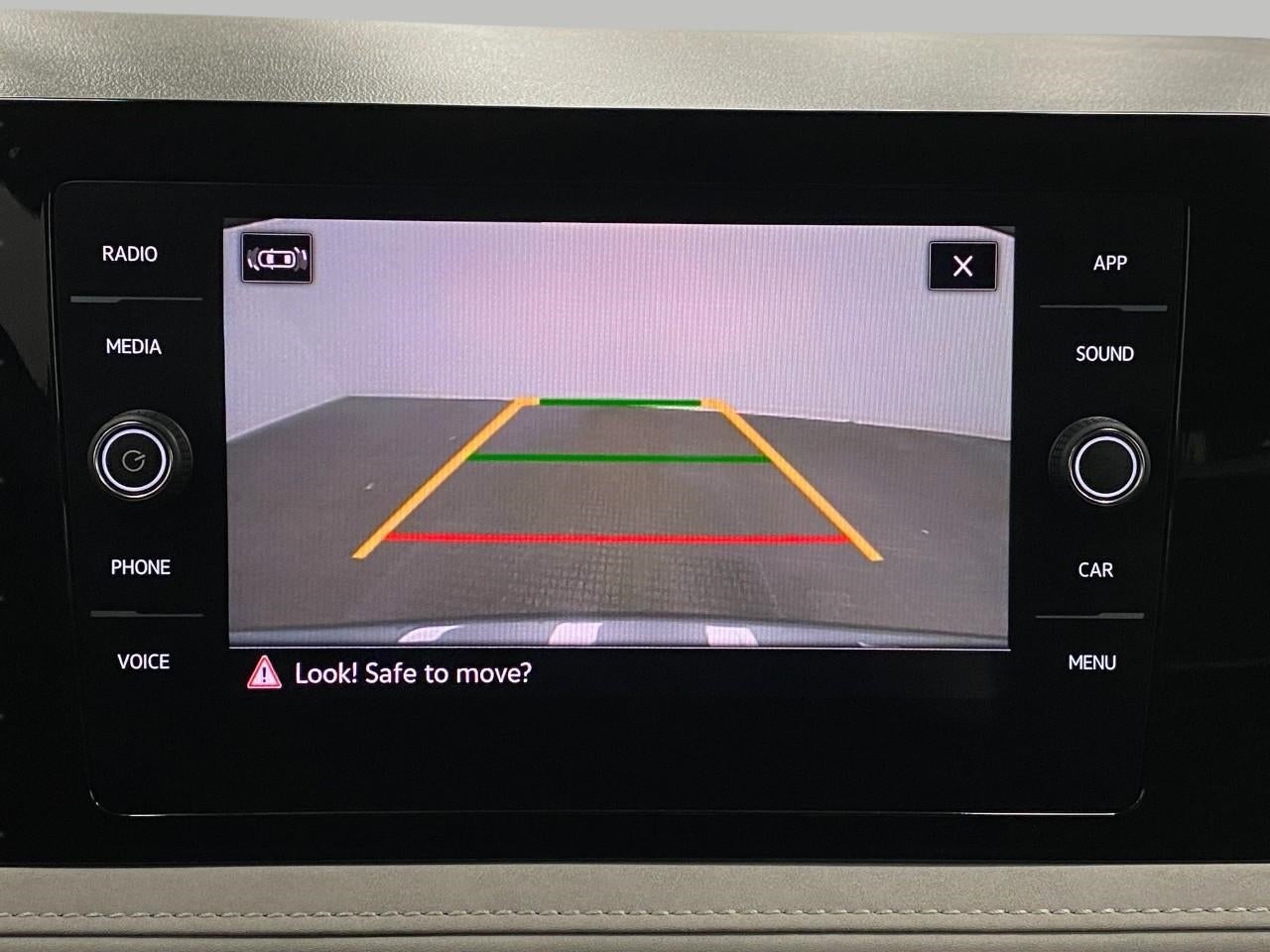 2025 Volkswagen Taos SE 4MOTION