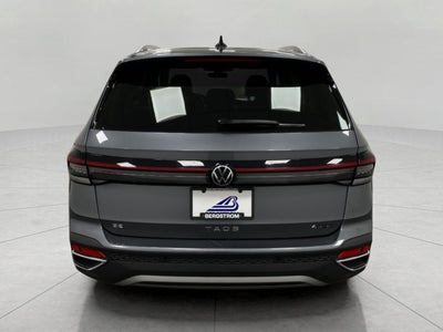 2025 Volkswagen Taos SE 4MOTION