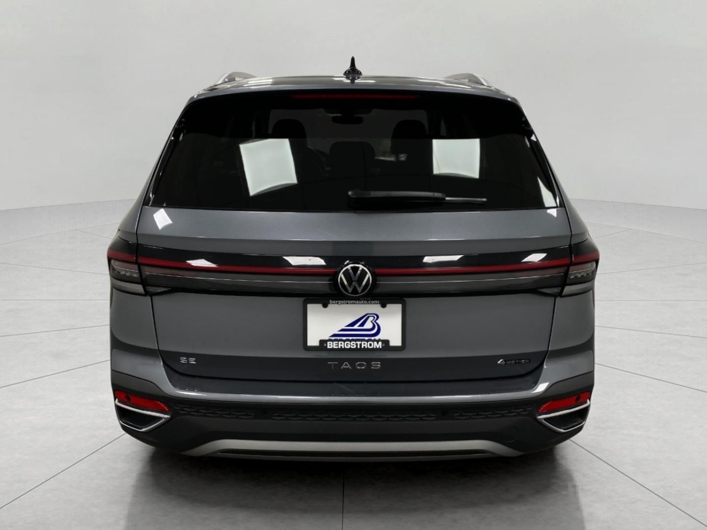 2025 Volkswagen Taos SE 4MOTION