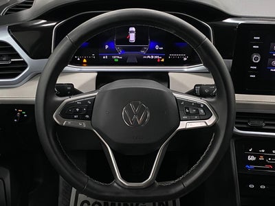 2025 Volkswagen Taos SE 4MOTION