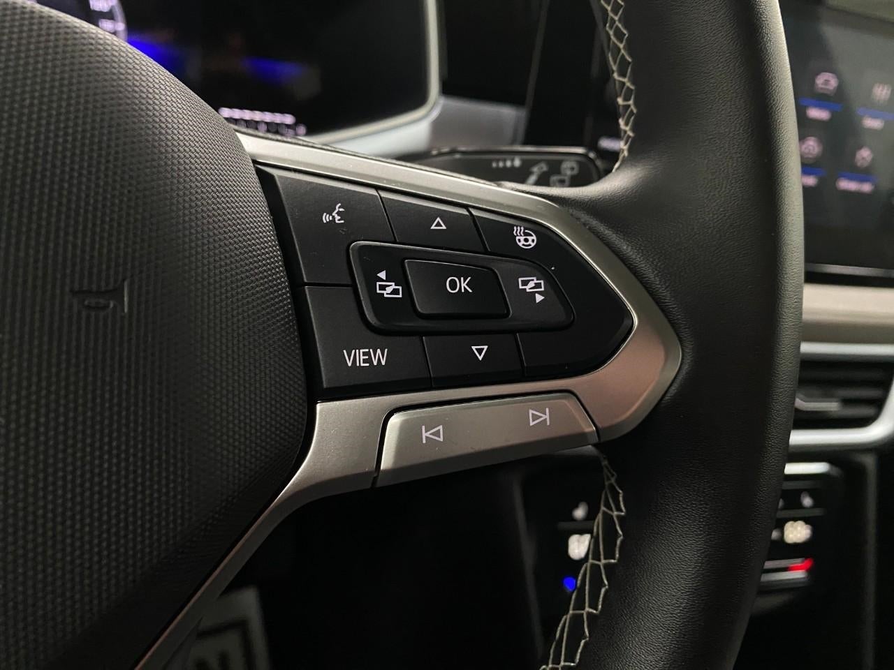 2025 Volkswagen Taos SE 4MOTION