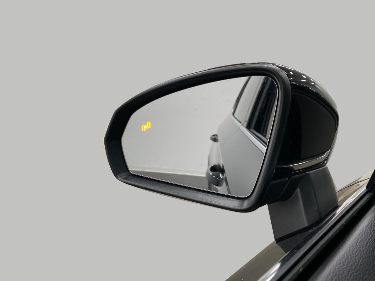 2025 Volkswagen Taos SE 4MOTION